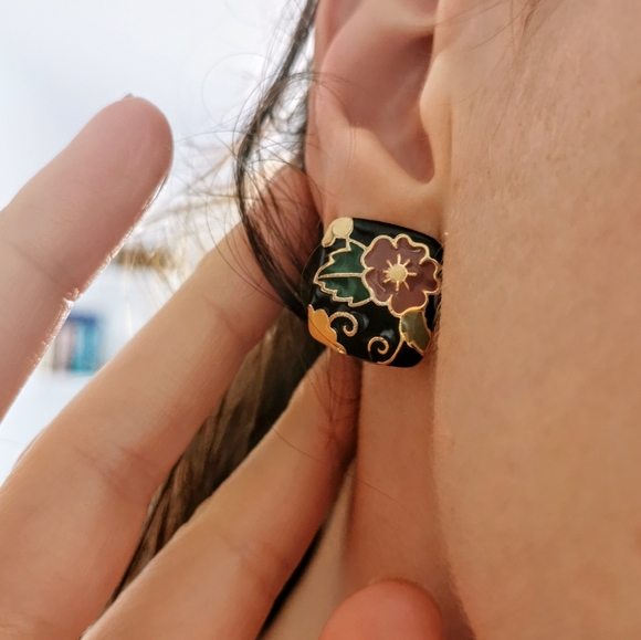 Vintage retro floral clip on earrings jewelry - Picture 4 of 4